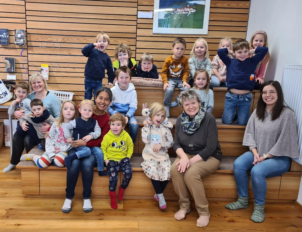 Kindergarten in der Bibliothek Semriach